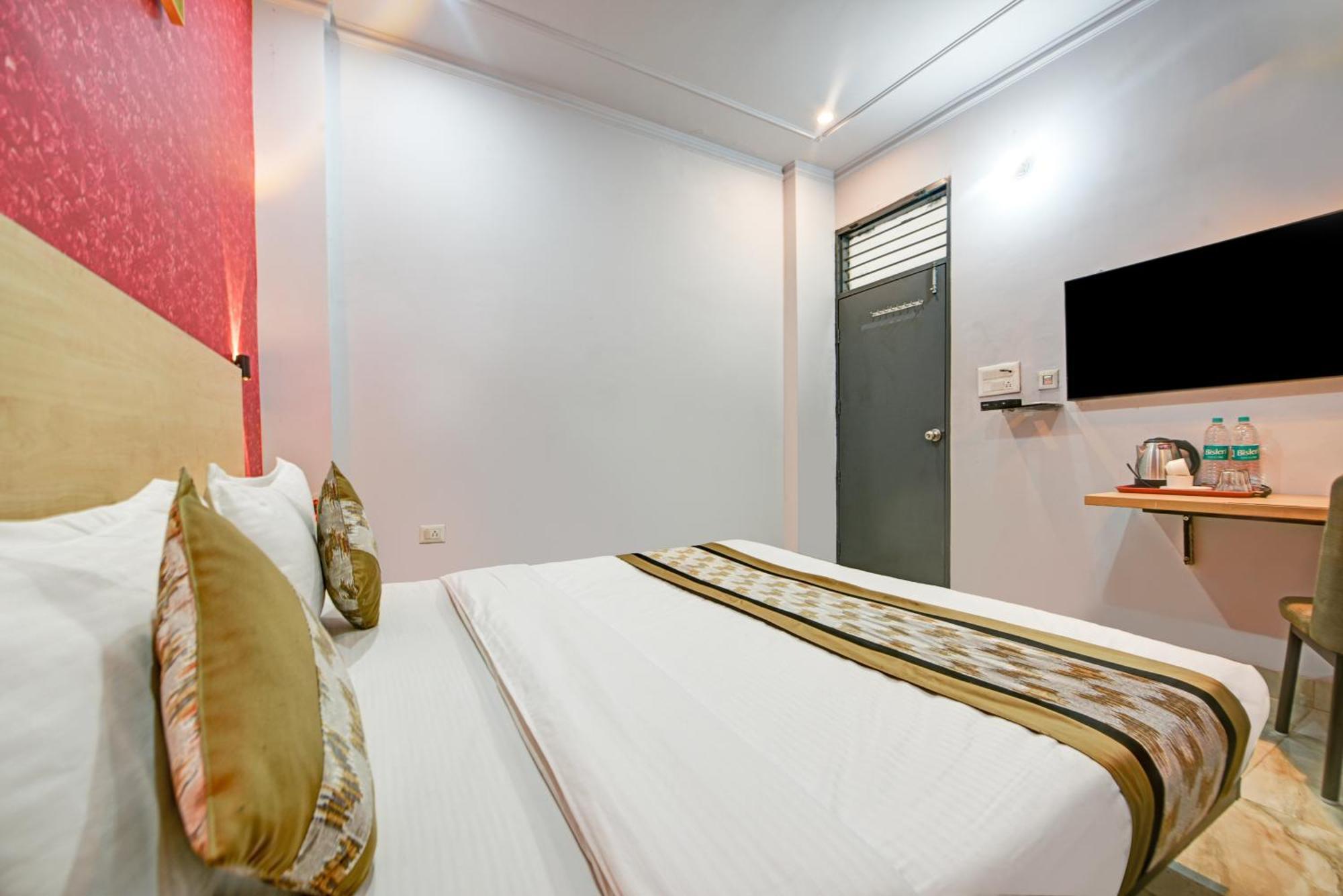 גורגאון Royal Spark Inn1 - Medicity Gurugram, Near Medanta Hospital חדר תמונה