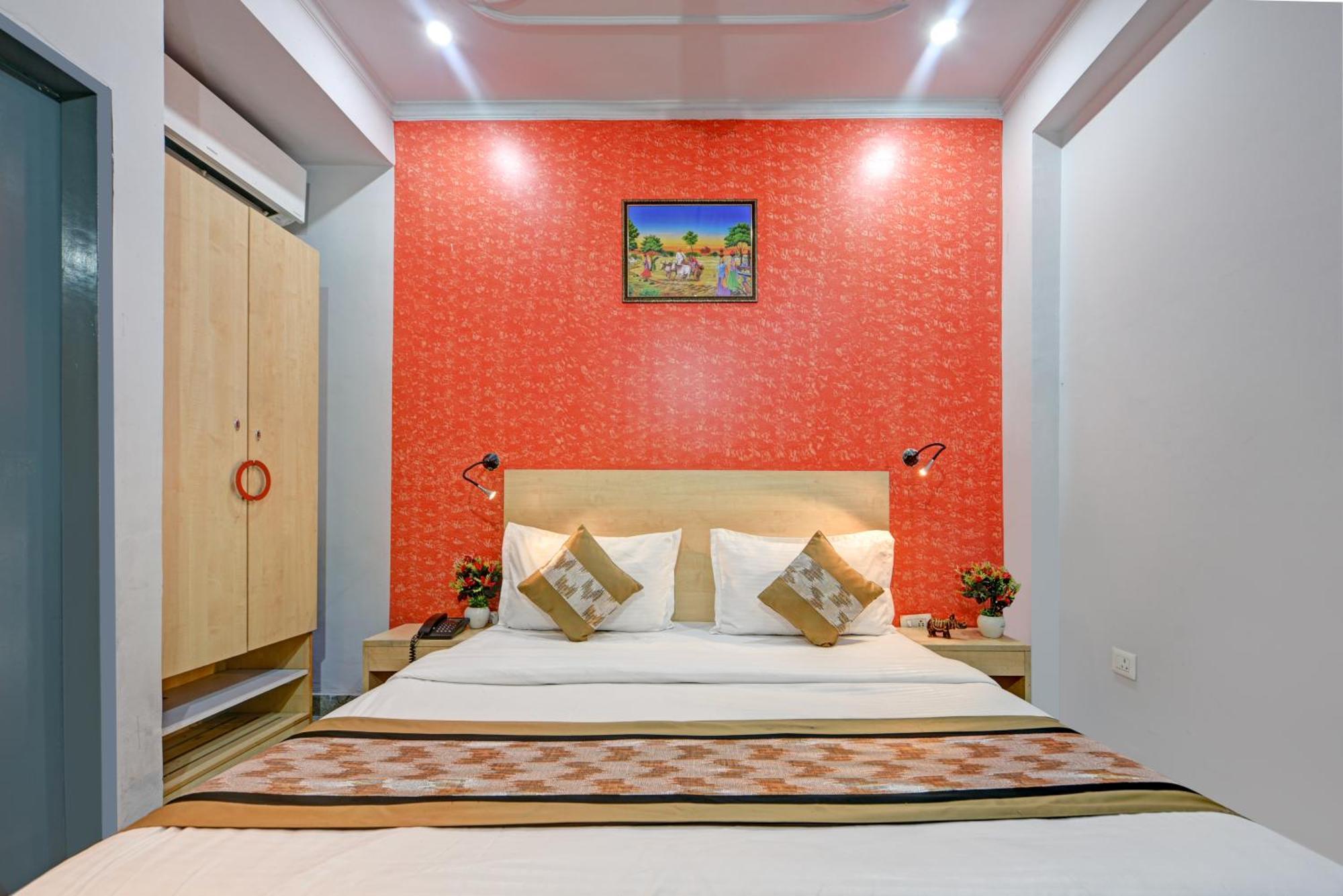 גורגאון Royal Spark Inn1 - Medicity Gurugram, Near Medanta Hospital מראה חיצוני תמונה