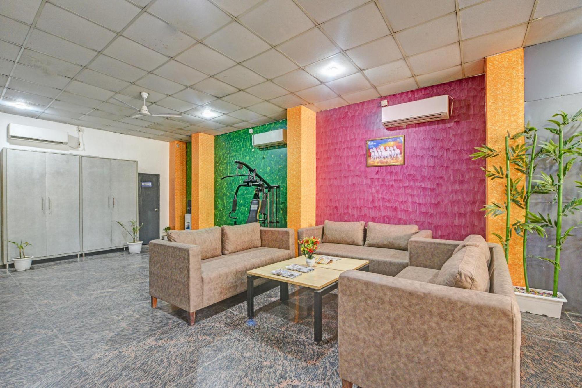גורגאון Royal Spark Inn1 - Medicity Gurugram, Near Medanta Hospital מראה חיצוני תמונה
