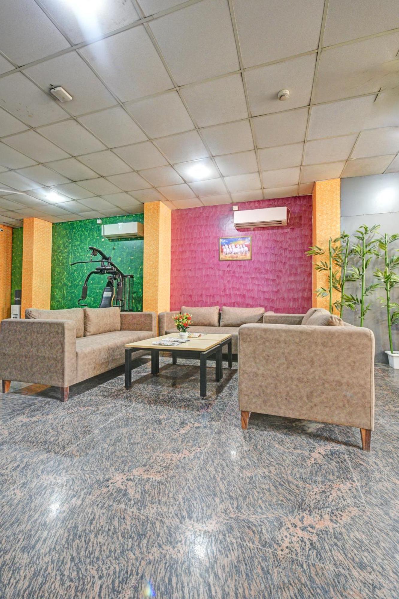 גורגאון Royal Spark Inn1 - Medicity Gurugram, Near Medanta Hospital מראה חיצוני תמונה