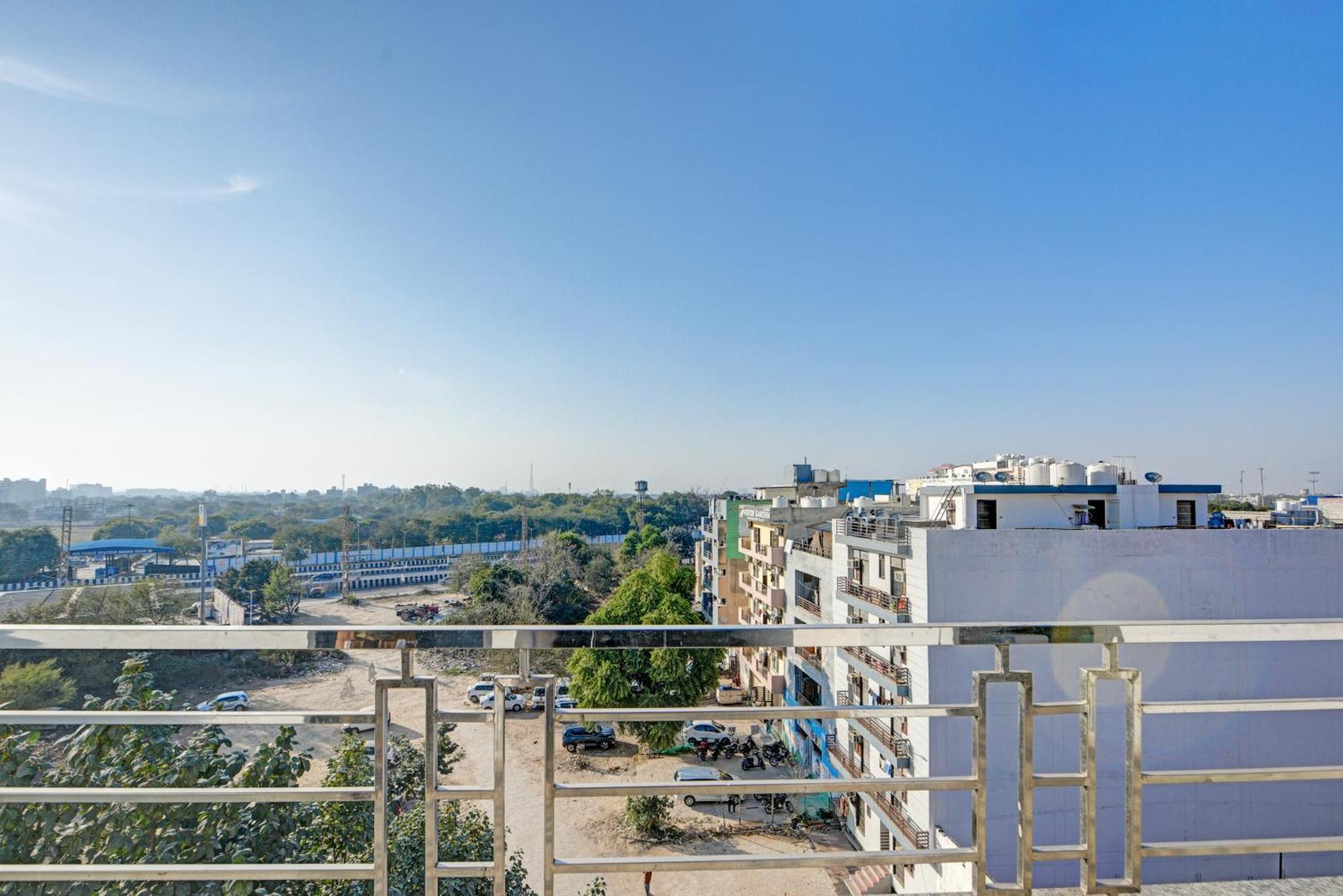 גורגאון Royal Spark Inn1 - Medicity Gurugram, Near Medanta Hospital מראה חיצוני תמונה