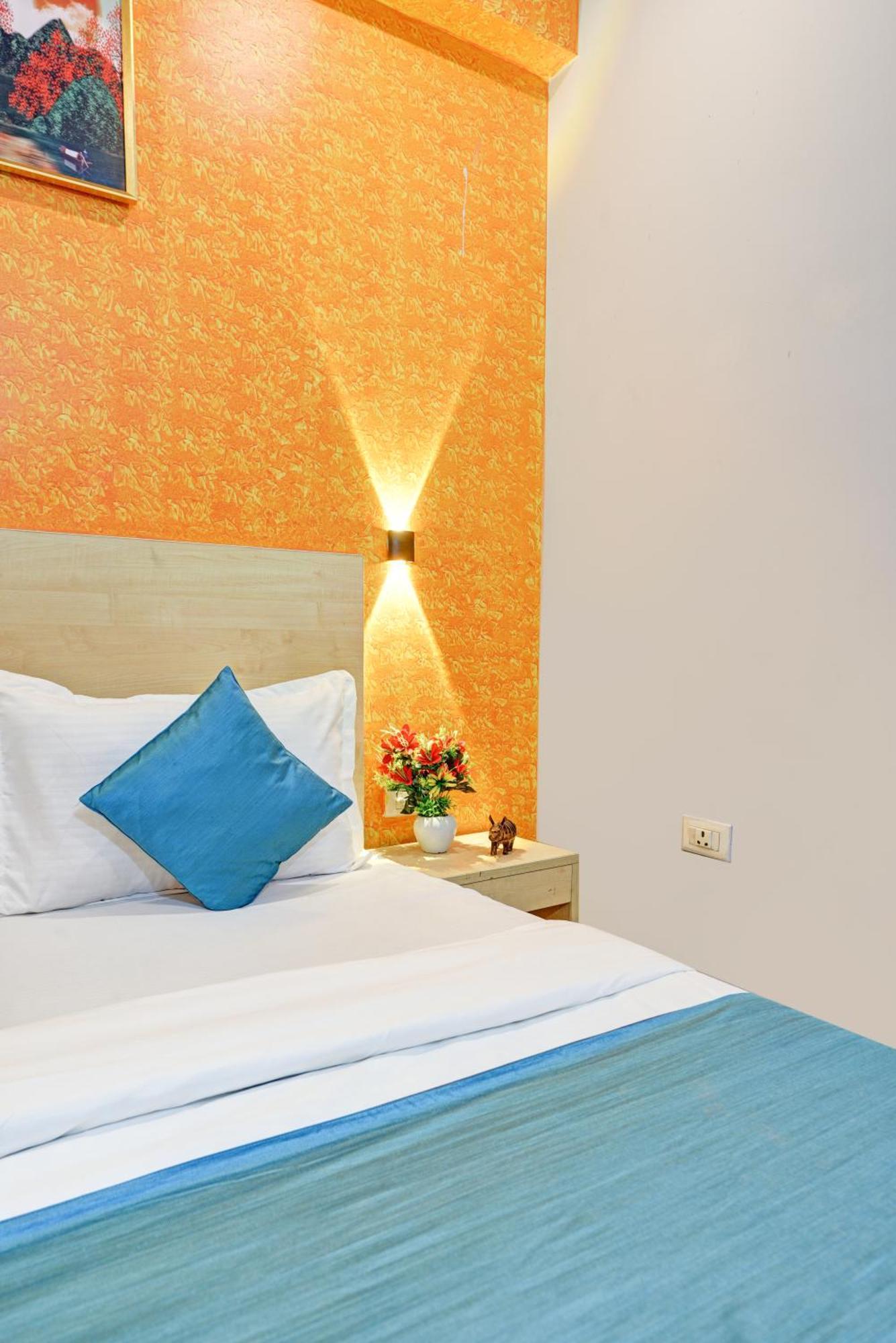 גורגאון Royal Spark Inn1 - Medicity Gurugram, Near Medanta Hospital מראה חיצוני תמונה